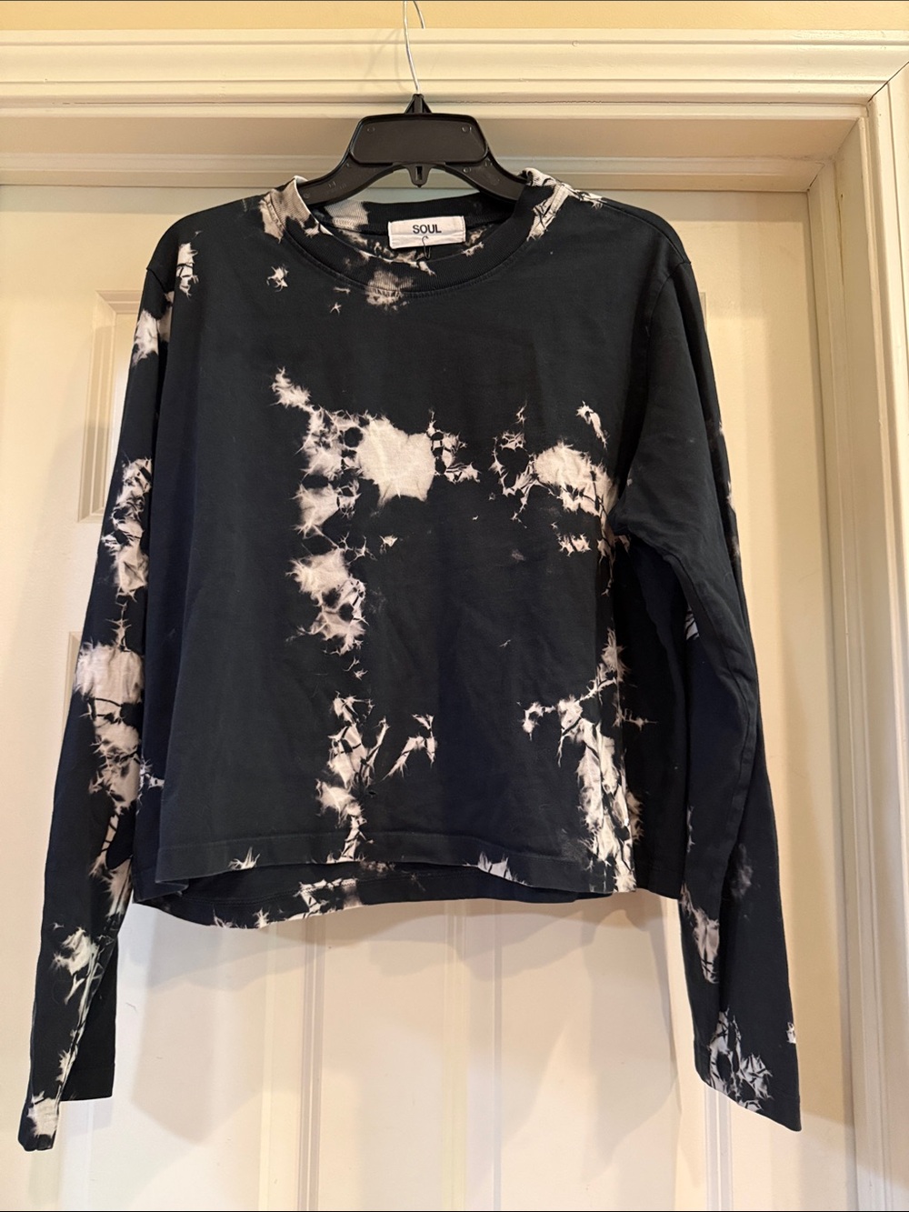 soulcycle Black and White Tie-Dye Long Sleeve Crop Top